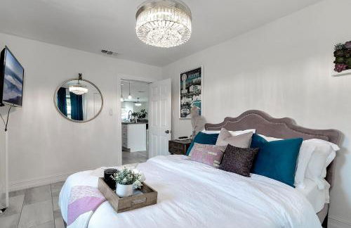 Luxury modern home Heated pool best Location - Photo 9