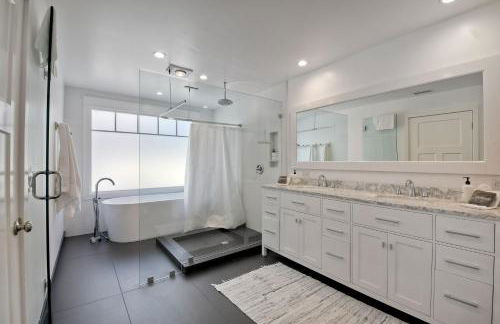 Luxury Ocean Views & Steps To The Sand - Tower 36 Lower Condo Unit - Photo 10