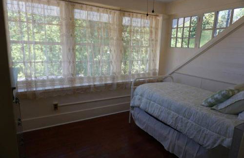 Renovated 1928 bungalow on a former asylum campus - Foto 6