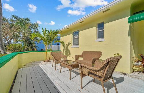 Visit Nonna's Beach Cottage & Enjoy the Sunshine with a Short Walk to the Beach! - Foto 33