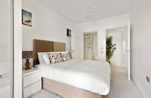 2BR Apartments in Canning Town Station with Balcony - Foto 15