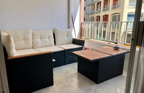 Climatisé et Spacieux avec Terrasse, Centre Port et Proche Mer - 6 Personnes - Foto 11