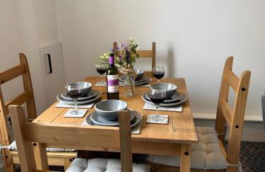 Amo Mews House - Central, Private Patio & Free Parking - Foto 12