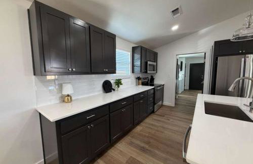 Royal Flush Villa - King Bed near WinStar - Foto 12