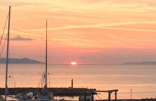 Au Coeur du Port de Hyères - Appartement au luxe discret - Garage Individuel privé - Foto 24