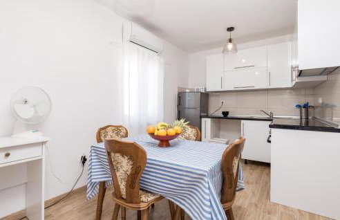 1 Bedroom Lovely Apartment In Vlasici - Foto 21