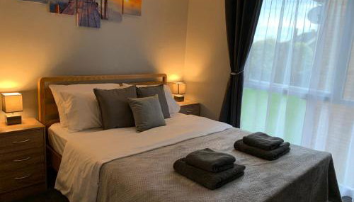 Modern Cosy Warm Home With Free Parking - Foto 3