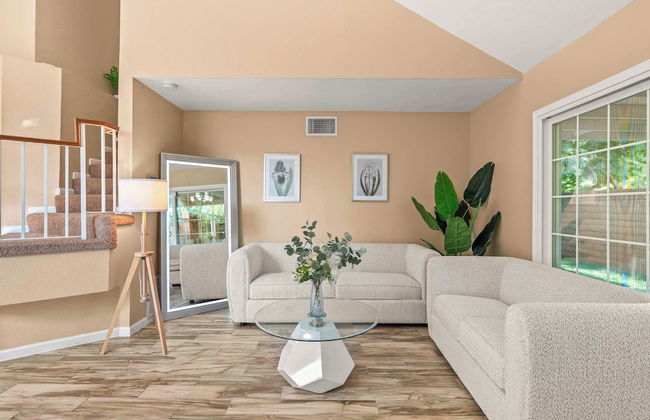 Spacious Retreat w Modern Decor and Private Yard - Photo 32