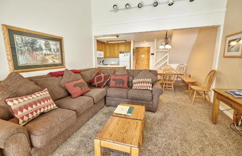 St Anton Wooded View 2-Bedroom Condos with Ski Lockers - Foto 22