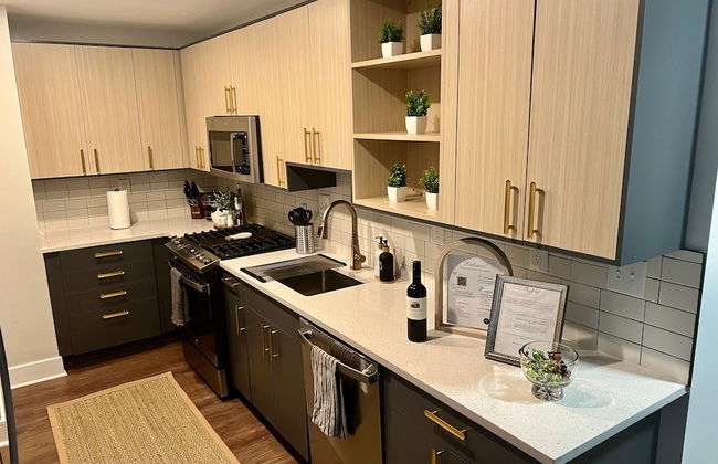 ComfyGetaway by DC,Metro,Airport - Photo 9