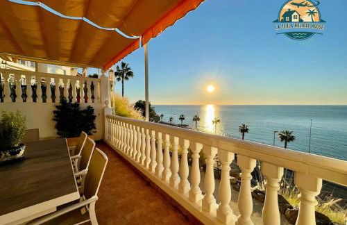 Seafront Townhouse with Stunning Mediterranean Views, community pool - Foto 12