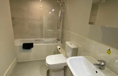 Buckingham House Apartment 2 - Photo 4