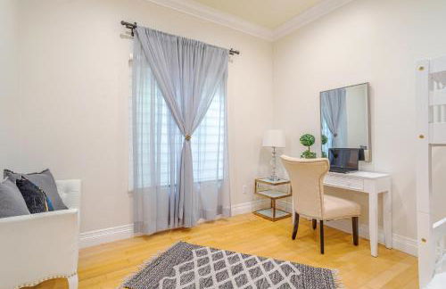 Regal 4 bed with hot tub close to Universal sleeps 15 - Foto 34