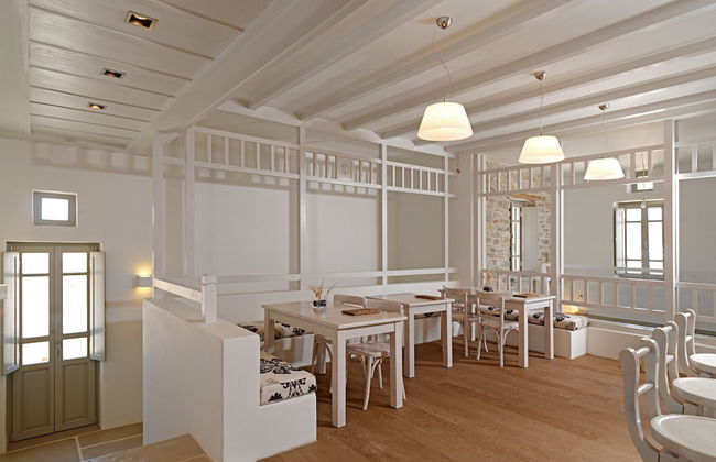 Themonies Luxury Suites - Photo 23