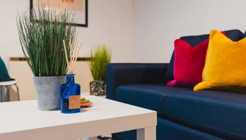 Sleek City Getaway - Walkable Free Parking - Foto 5