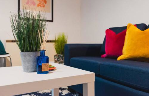 Sleek City Getaway - Walkable Free Parking - Foto 5