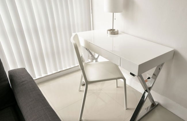 Artrageous on the river By RocketStay - Photo 79