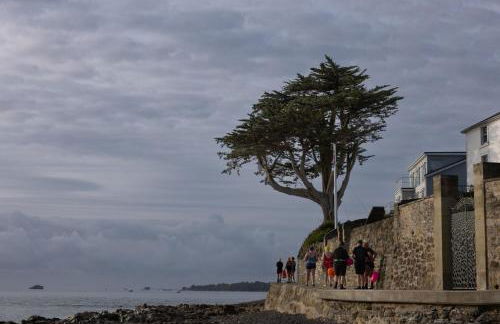 Saltwater Lodge - Air Conditioned 75yrd to the sea - Photo 25