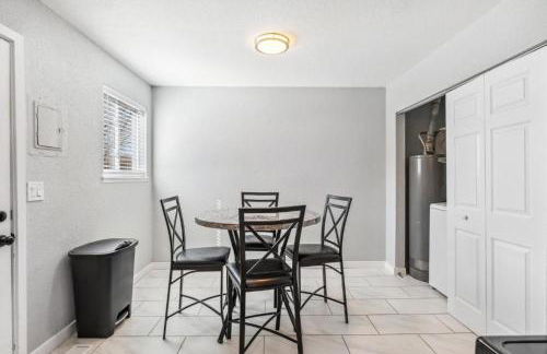 All New! Convenient Location! Sleeps 6 - Foto 50