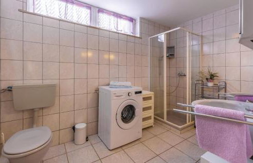 3 Bedroom Awesome Apartment In Pavicini - Photo 27