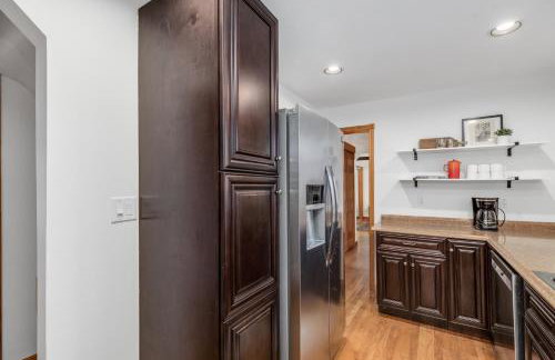4 br Lakehouse, Fire Pit, King Beds, Bunk room - Foto 13