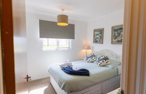 Sea View Holiday Chalet, access to sandy beach - Pets go free - Foto 13