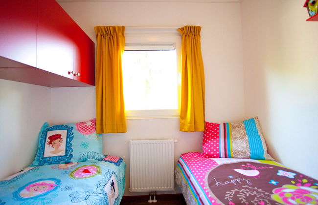 Cozy Chalet With Dishwasher on a Holiday Park - Foto 14