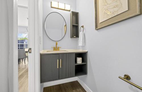 3BR Family Retreat with Modern Comforts - Foto 36