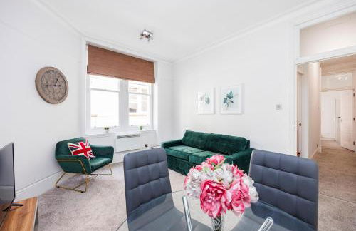 Leicester Square Apartment - Photo 1