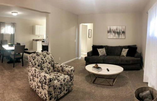 3311 Evanston Large Renovated 4 BDR Close to DTWN Laundry - Foto 3