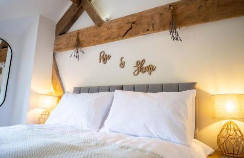 Apple Tree Cottage - Cosy 2 Bed with Deluxe HOT TUB & Log Burner - Photo 23