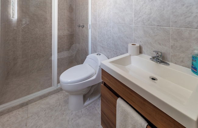 Penthouse Near Masaryk , Sleeps 16 , Pet Friendly - Foto 17