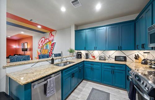 Modern 3-Story Townhome w Pool Table, Sleeps 10 Near Stadiums - Foto 17