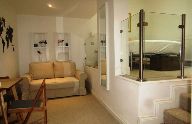 Cozy Private Double En-suite - 2 - Photo 3