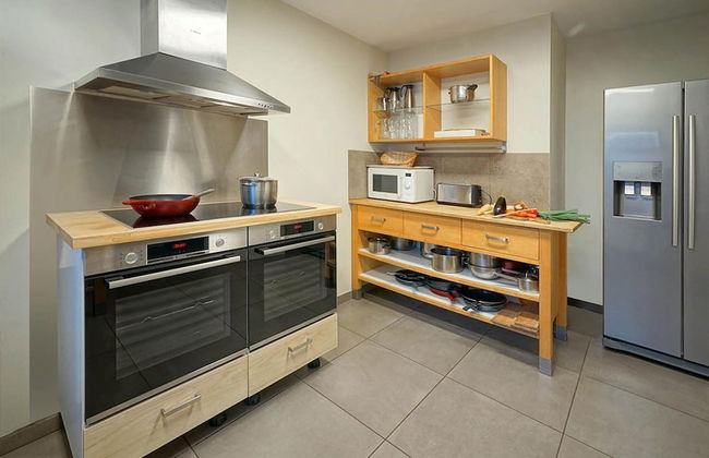 A Stylish Villa in a Green Setting, With a Fully Equipped Wellness Center - Foto 8