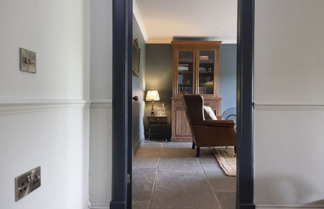 JOIVY Exceptional Cottage W/ Stunning Country Views - Photo 36