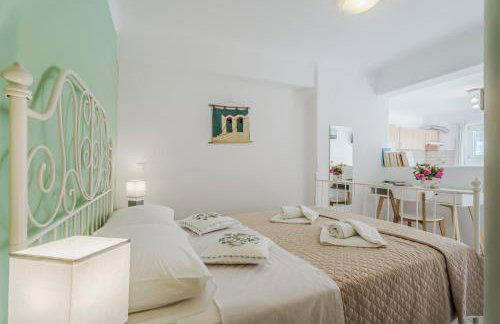 Aloni Stone Studio with Private Parking - Photo 3