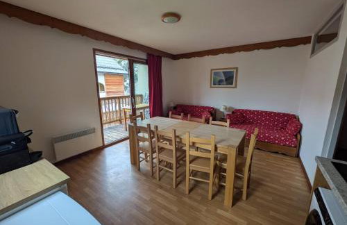 Appartement 4 pièces pour 6-8 personnes, 2 chambres, 1 cabine, 2 canapés-lit double dans le salon, au pied des pistes et piscine l'été, wifi fibre - Foto 16