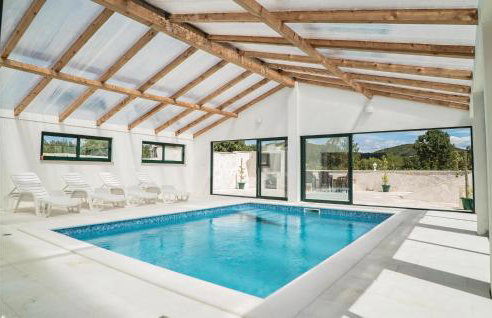 Nice Home In Kresevo Brdo With Kitchen - Foto 1