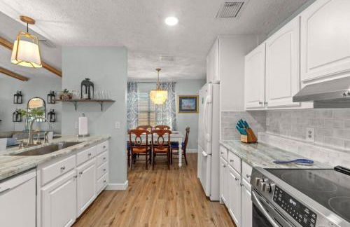 Fanta Sea - Private Seasonal Hot Tub, Game Room, Walk to Beach, Pets OK, & More! - Foto 33