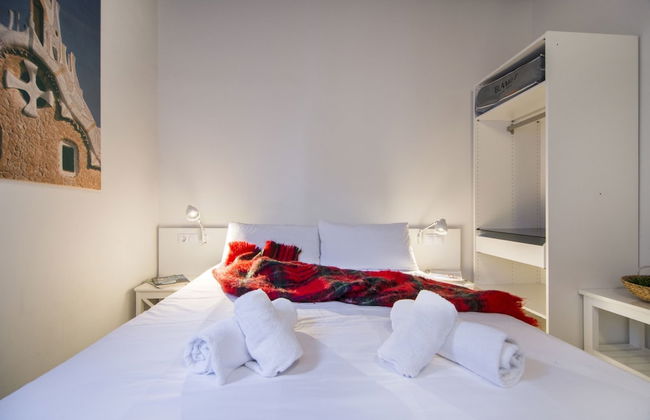 Happy People Gaudi Sant Pau - Foto 36