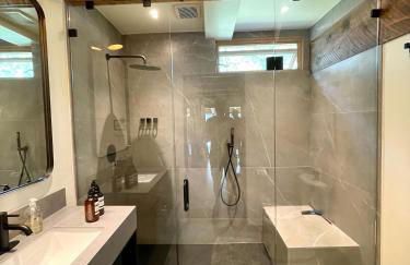 Bear Lodge with private Pool, Hottub, and Sauna! - Photo 27