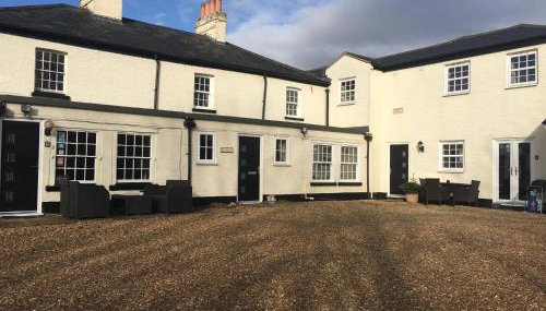 4BR & 4 Bathroom Cottage Parking Garden Near St Neots - Foto 2