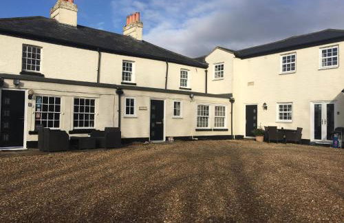 4BR & 4 Bathroom Cottage Parking Garden Near St Neots - Foto 2