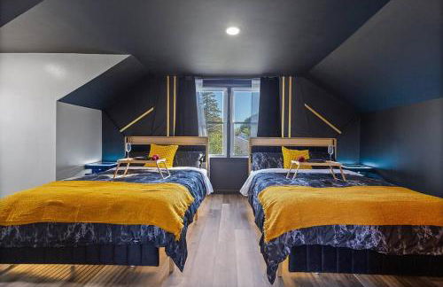 Dark House With HotTub TV in Rooms - Foto 33