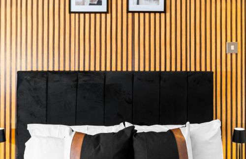 Spacious 5 Bedroom & 5 Bathrooms House - Garden - Parking - Netflix 376MW - Foto 23