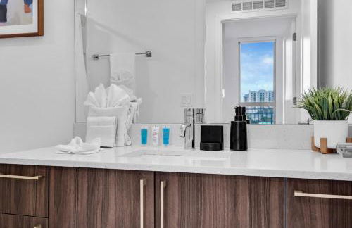 Brickell Border 3BR by Untitled Stay - Photo 2