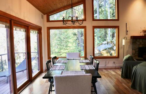 Lux, designer 8-acre retreat with private creek - Foto 34