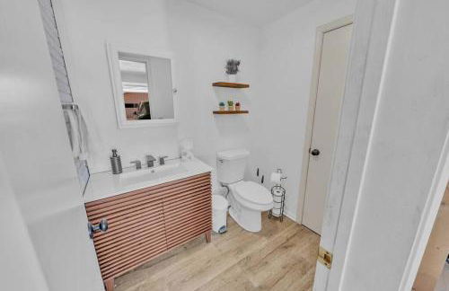 NEW! Huge Game Room, Hikeable, Red Rock View, Fireplace, Ping Pong, Yoga, Golf Course, Pickle Ball! - Foto 4