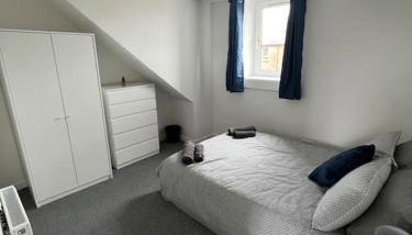 Homely 3 bed town centre flat - Foto 4